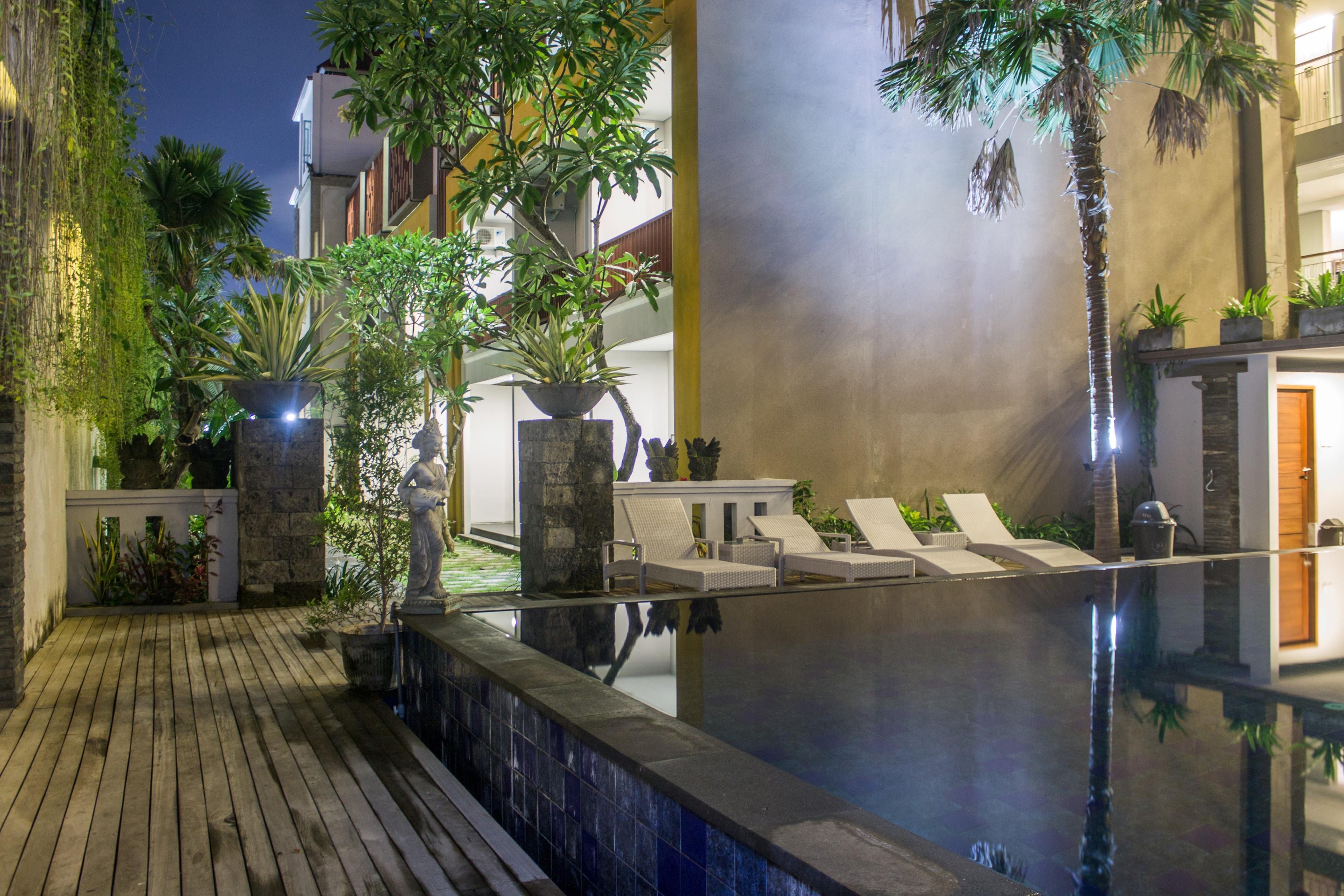 Transera Kamini Legian Hotel Exterior photo