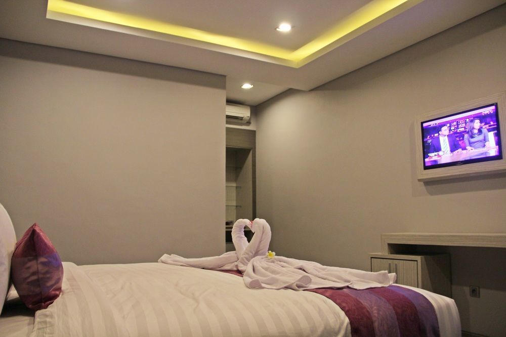 Transera Kamini Legian Hotel Exterior photo